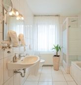 Weingut & Gästehaus Alexanderhof in Leiwen an der Mosel Weingut & Gästehaus Alexanderhof in Leiwen an der Mosel