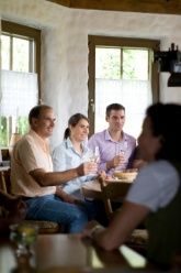 Weingut - Gutsschänke - Gästezimmer Hermann & Maria Barth Weingut - Gutsschänke - Gästezimmer Hermann & Maria Barth