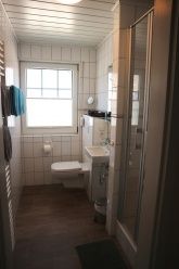 Badezimmer mit Dusche Badezimmer mit Dusche