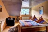 2. Schlafzimmer (Couch gegen 2. Lederstühle ausgetauscht) 2. Schlafzimmer (Couch gegen 2. Lederstühle ausgetauscht)