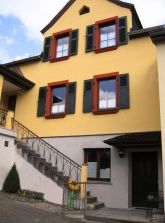 Ökologisches Ferienweingut Ernst Hoffmann in Minheim an der Mosel Ökologisches Ferienweingut Ernst Hoffmann in Minheim an der Mosel