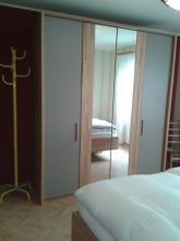 Küche, komplett mit Microwelle, Herd u. Backofen etc. Küche, komplett mit Microwelle, Herd u. Backofen etc.