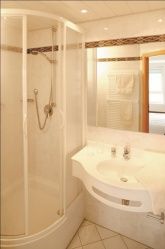 Burg-Hotel • Das Bikerhotel in der Nordpfalz Burg-Hotel • Das Bikerhotel in der Nordpfalz