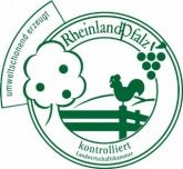 Für uns selbstverständlich: wir bewirtschaften unsere Weinberge kontrolliert umweltschonend. Für uns selbstverständlich: wir bewirtschaften unsere Weinberge kontrolliert umweltschonend.