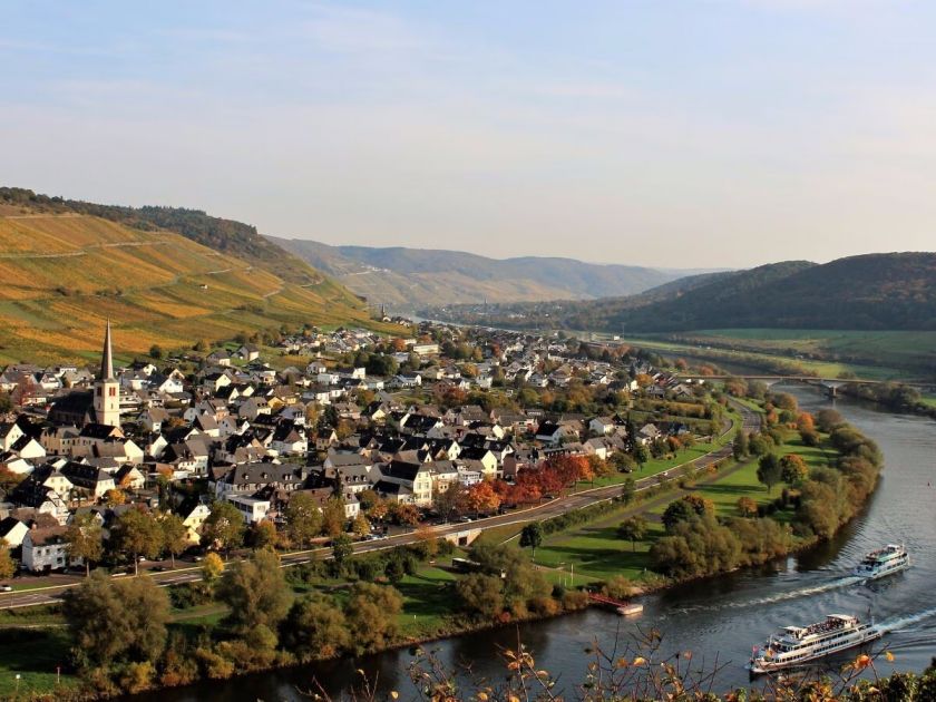 Sicht auf Zeltingen-Rachtig