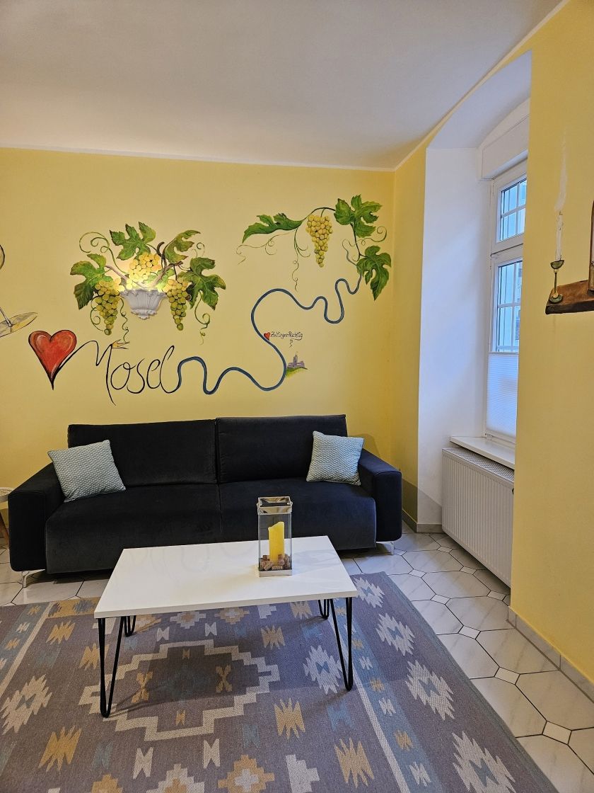 App. 1 Couch