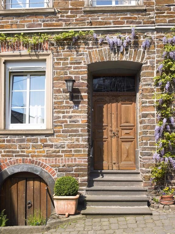 Mosel Ferienwohnung im Weingut Borchert – Springiersbacher Hof