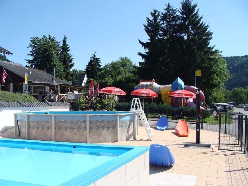 Beheizte Schwimmbecken