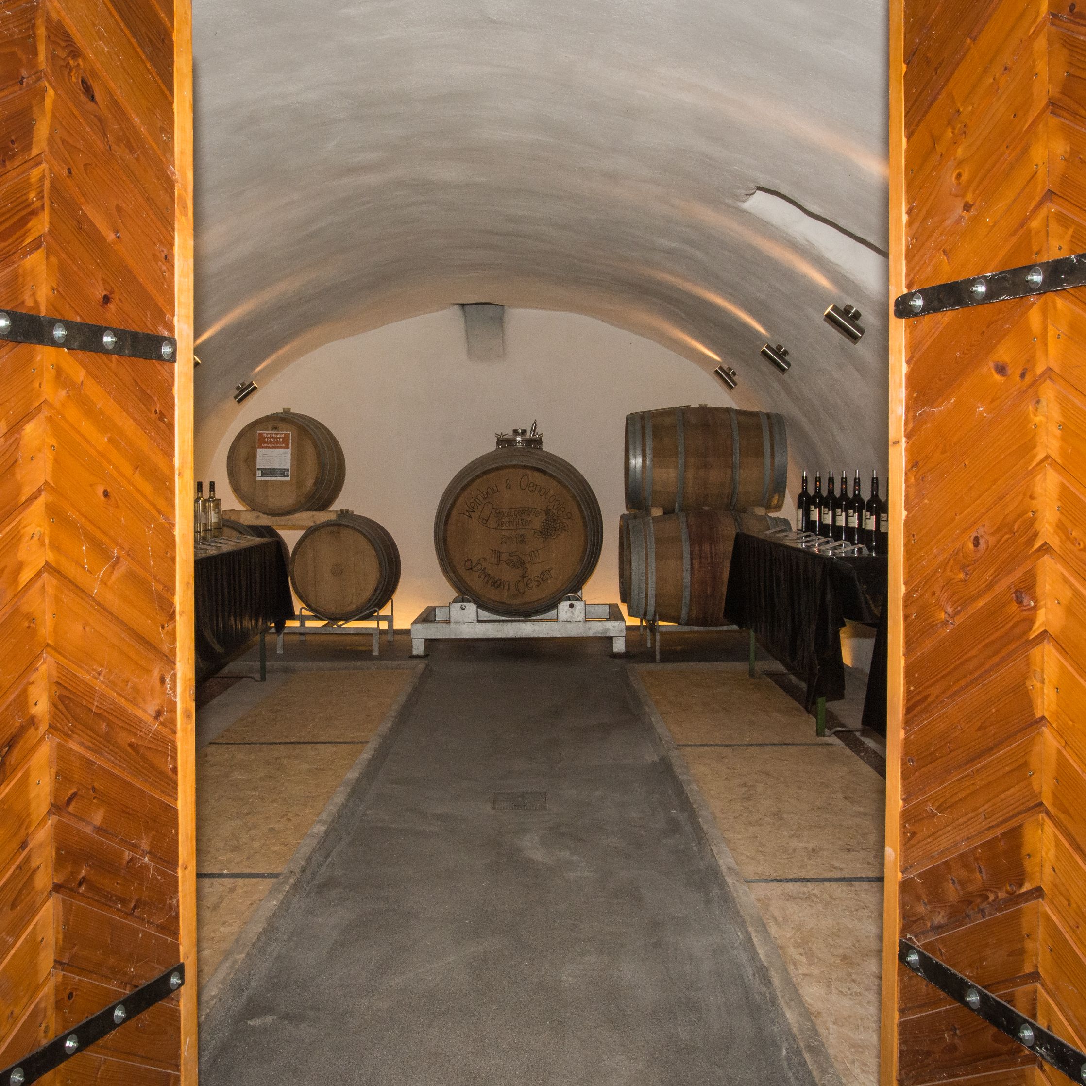 FamilienWeingut Feser mit Vinothek, ****Ferienwohnungen & Straußwirtschaft