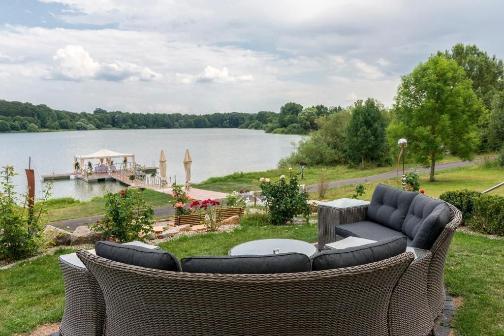 ****S Lakeside Resort Michaela