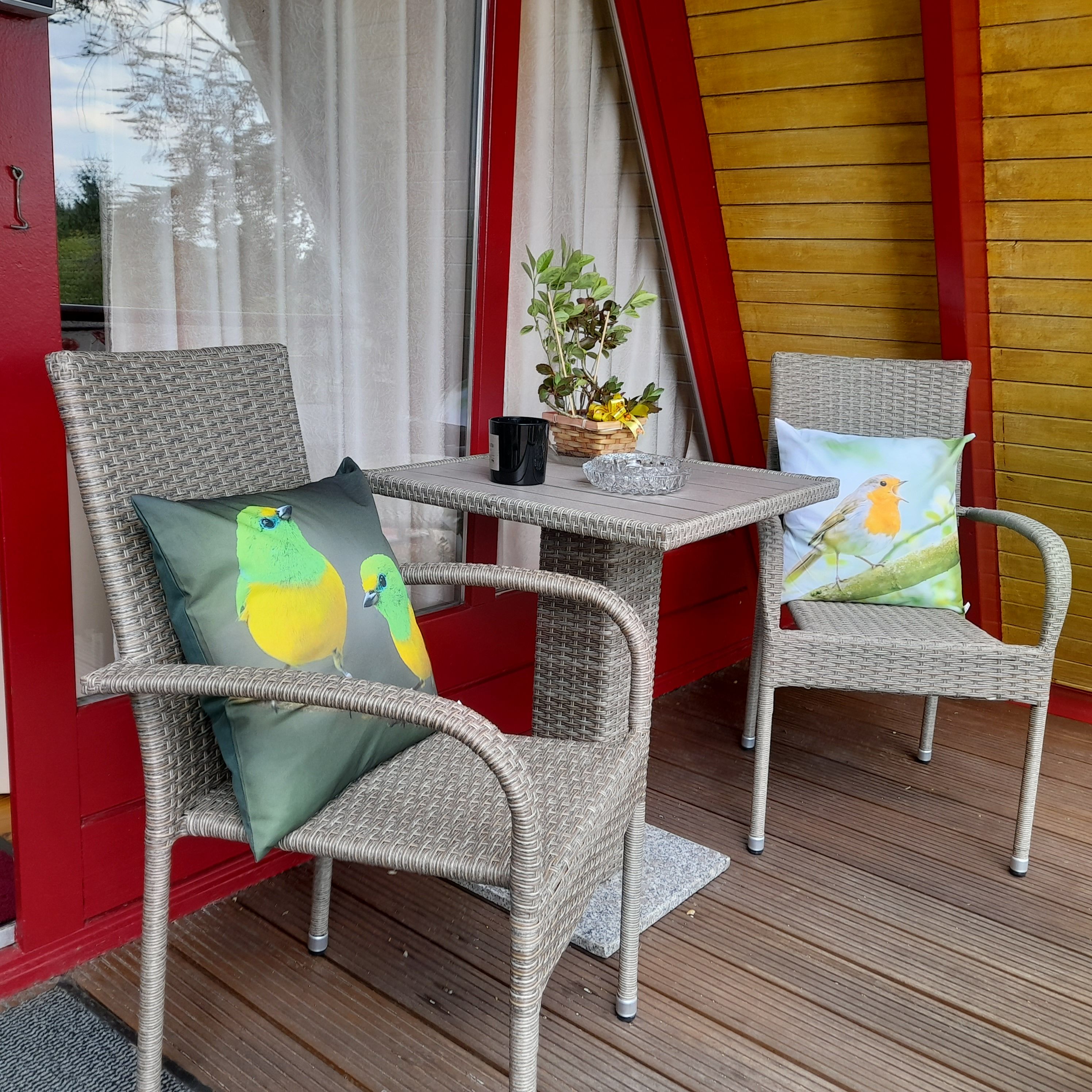 Terrasse mit gemütlicher Bestuhlung