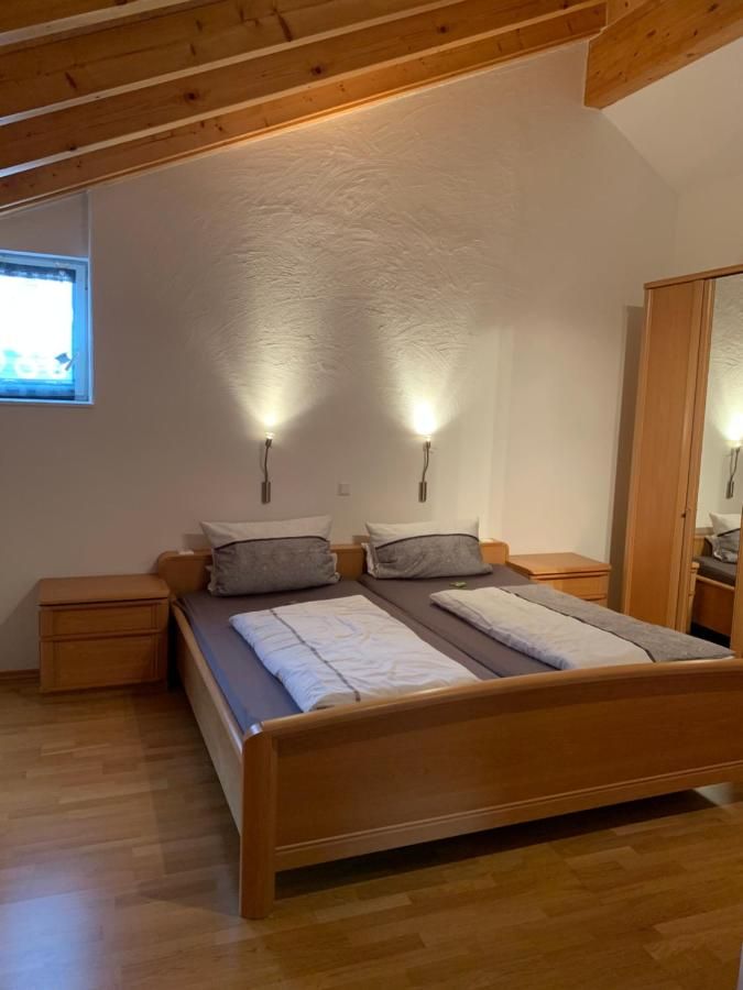 Ferienwohnungen und Gästezimmer Ehrhardt