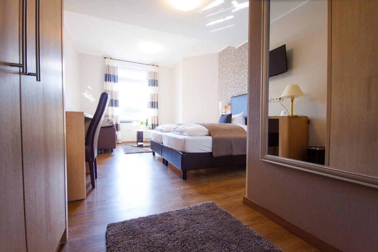 Hotel-Weinhaus Mayer