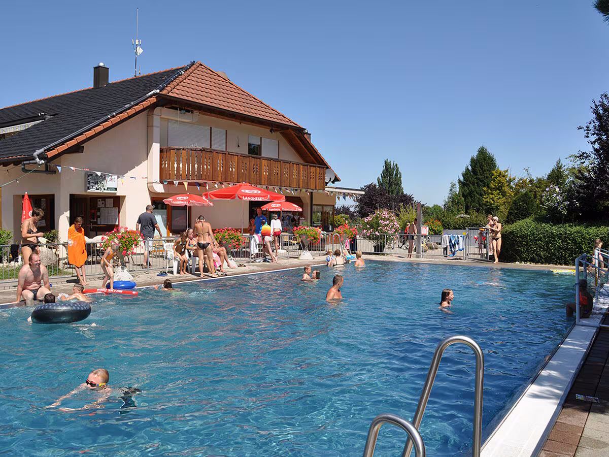 Schwimmbad im Campingpark, Eintritt gratis für unsere Gäste