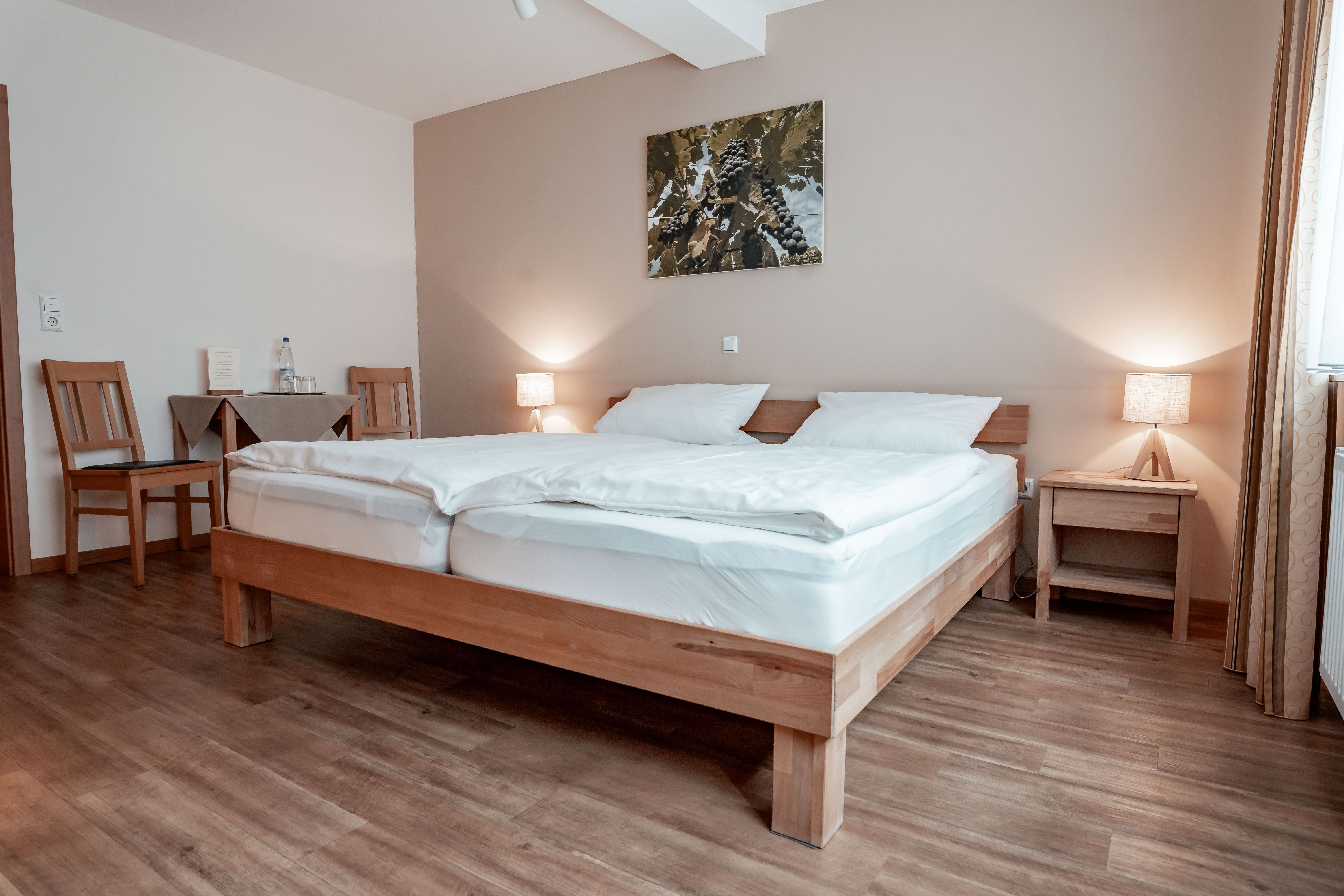 WEINGUT ALT - GÄSTEZIMMER - APARTMENTS - STRAUßWIRTSCHAFT