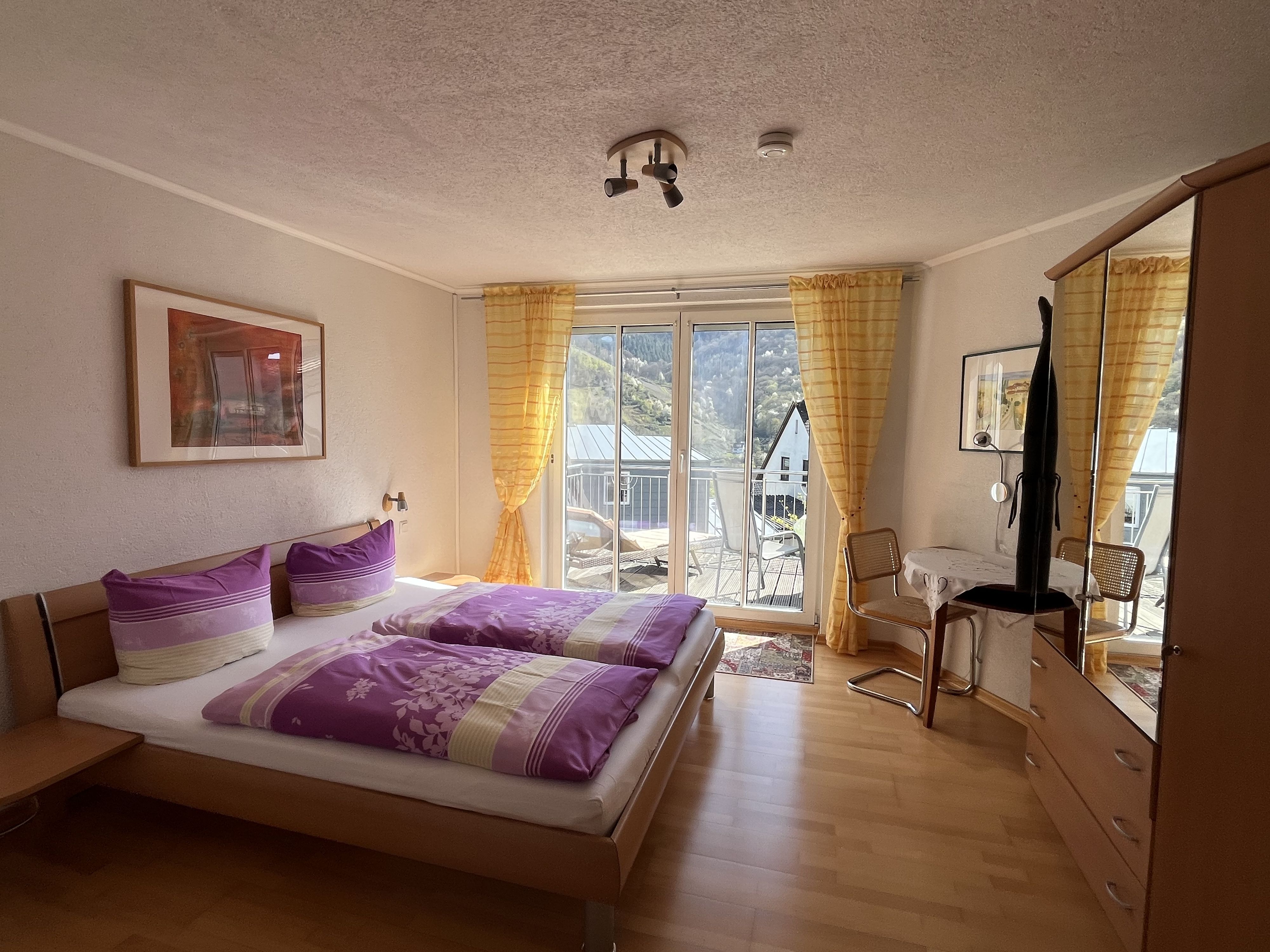 Ferienwohnung Am Weinberg - Ferienwohnung Moseltalblick