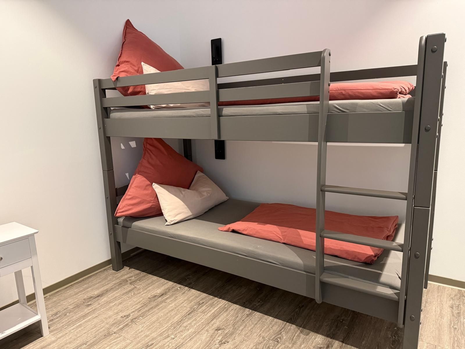 *Schlafzimmer Wohnung Marlon*