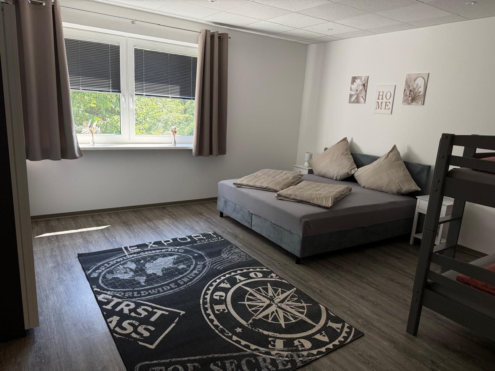 *Schlafzimmer Wohnung Marlon*
