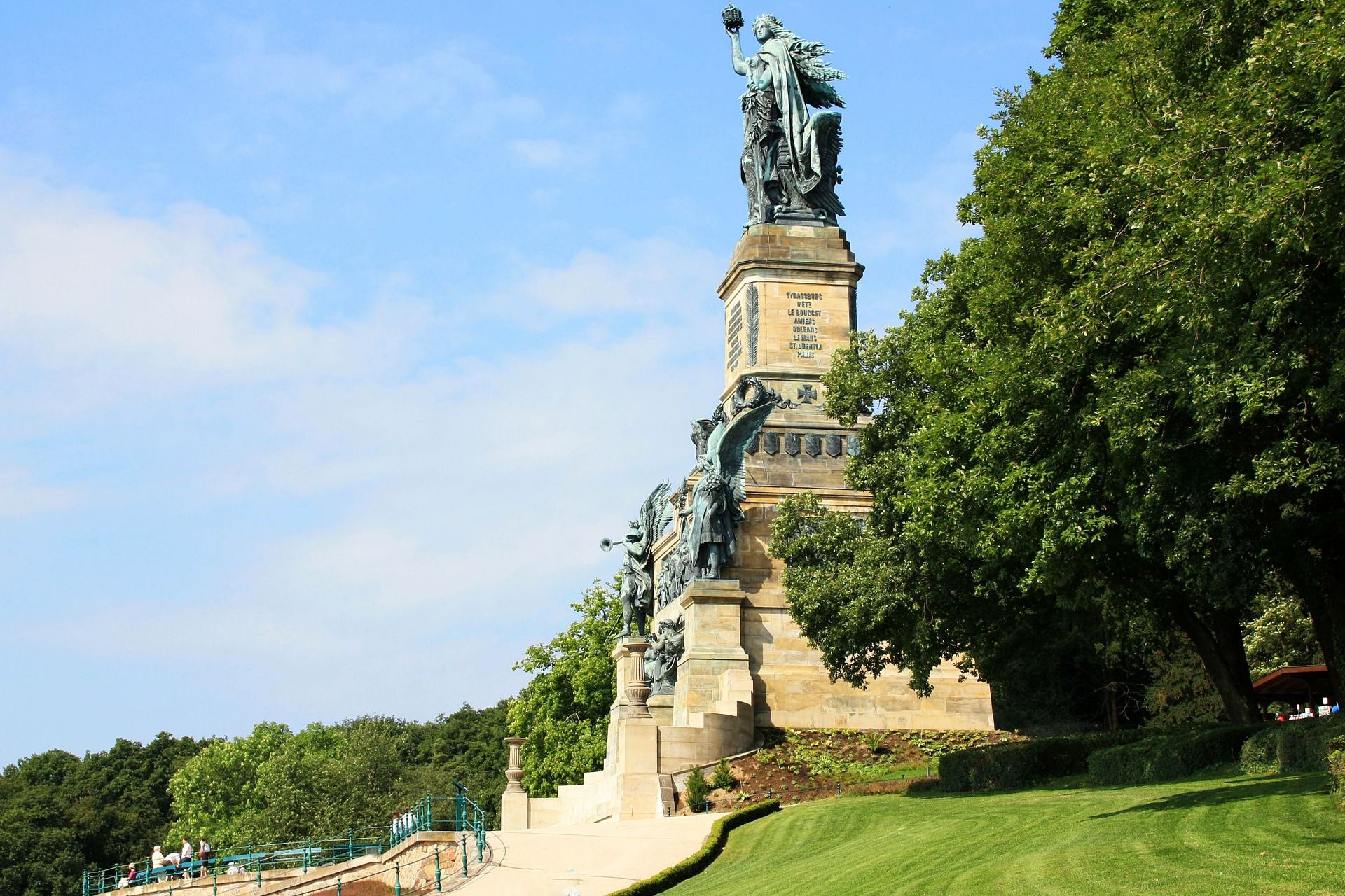 Hotels, Campingplätze und Ferienwohnungen in der Ferienregion Rheingau