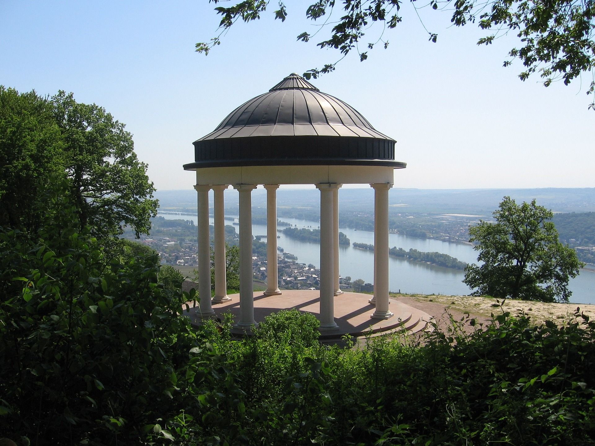 Hotels, Campingplätze und Ferienwohnungen in der Ferienregion Rheingau