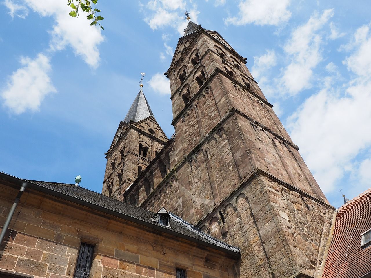 dom-g8dc2fa443_1280.jpg